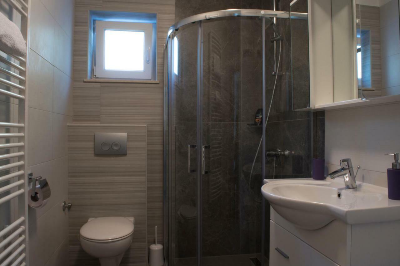 סנג' Apartments And Rooms Lux מראה חיצוני תמונה